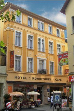 Hotel Cafe Konditorei Koeppel บิงเงนอัมไรน์ ภายนอก รูปภาพ