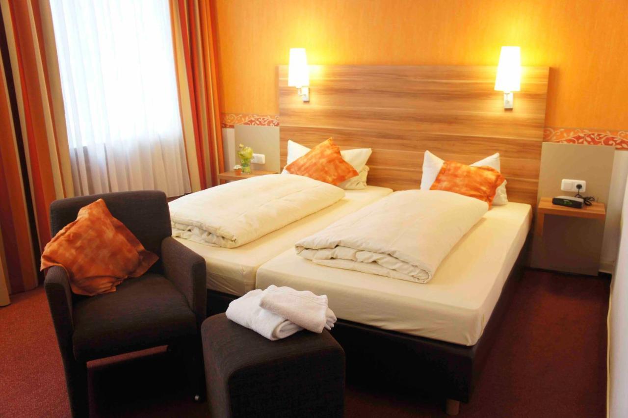 Hotel Cafe Konditorei Koeppel บิงเงนอัมไรน์ ภายนอก รูปภาพ